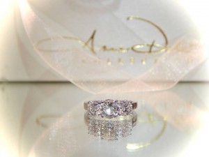 Three Round Diamonds White Gold Ring